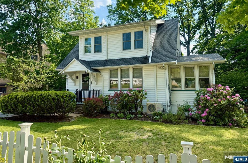 11 Pine Brook Road