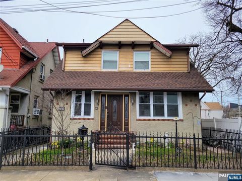 2008 47th Street, North Bergen, NJ 07047 - MLS#: 25011890
