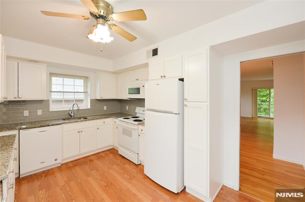 Rental Property at 2030 Ridge Rd B16, Ridgewood, New Jersey - Bedrooms: 2 
Bathrooms: 2 
Rooms: 5  - $3,000 MO.