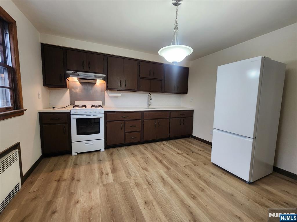 60 ROOSEVELT Avenue 2ND FLR