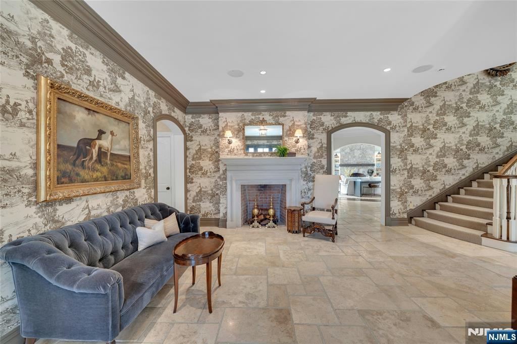 2 Saddle Brook Drive