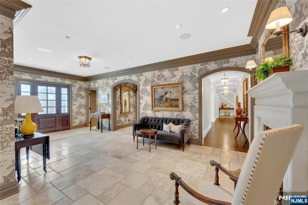 2 Saddle Brook Drive