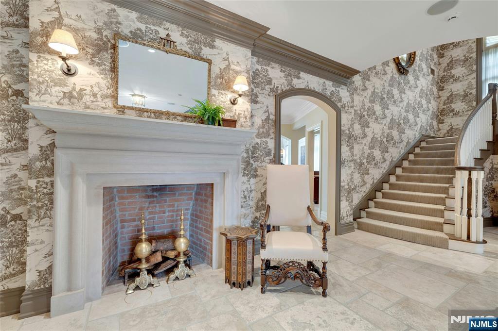 2 Saddle Brook Drive