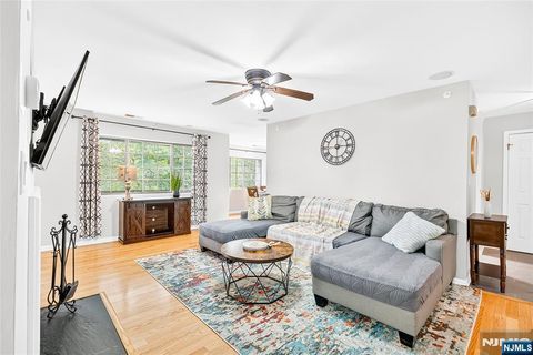 Photo of 1007 Thoreau Court, Mahwah, NJ 07430 (MLS # 25028309)