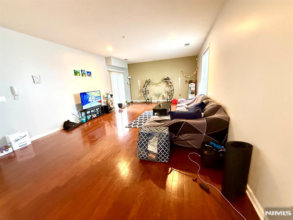 201 DEY Street 126