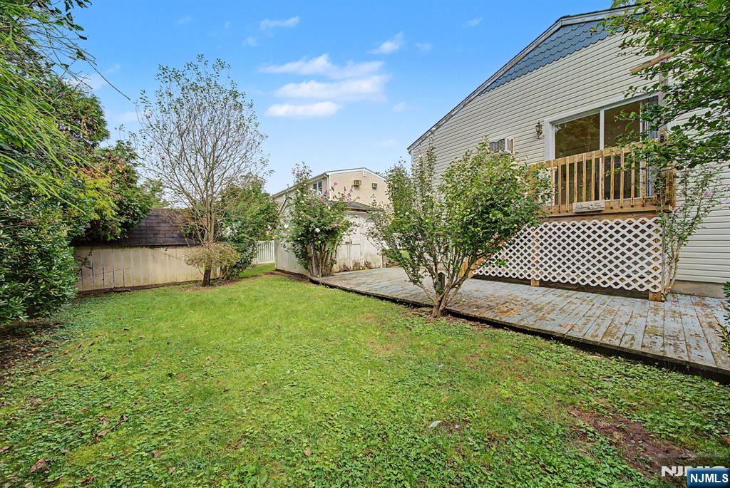 13 Spruce Place