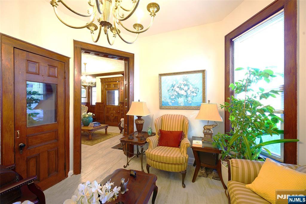 433 New England Terrace