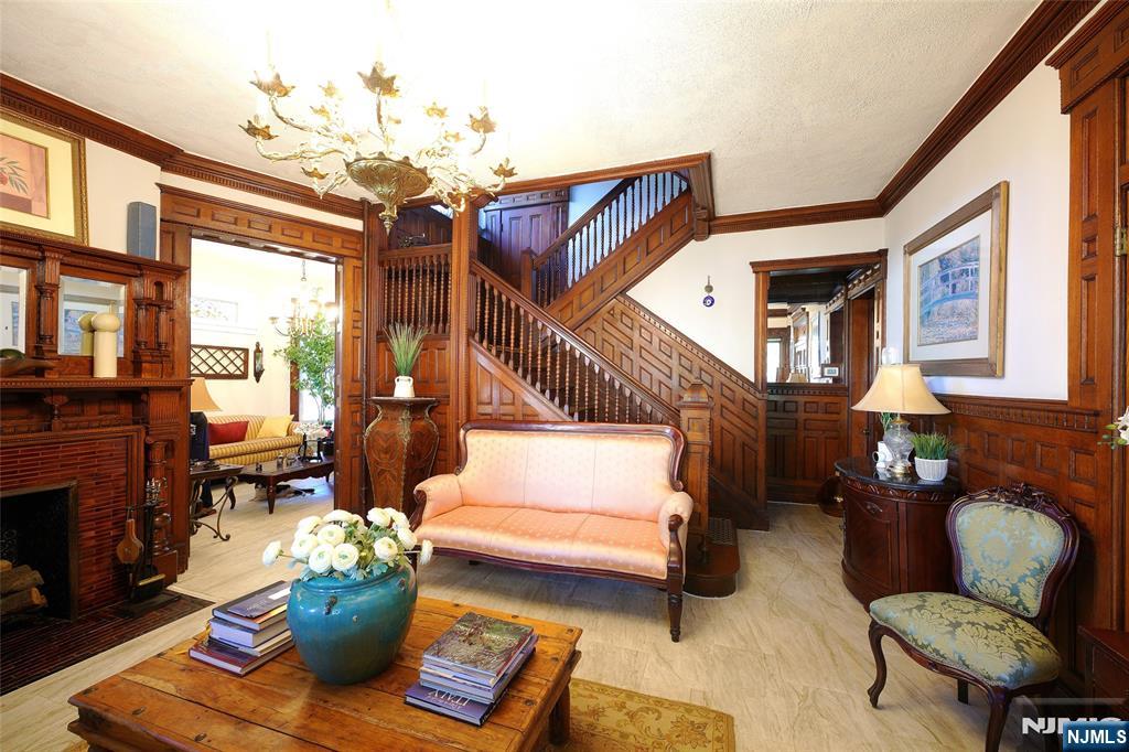 433 New England Terrace