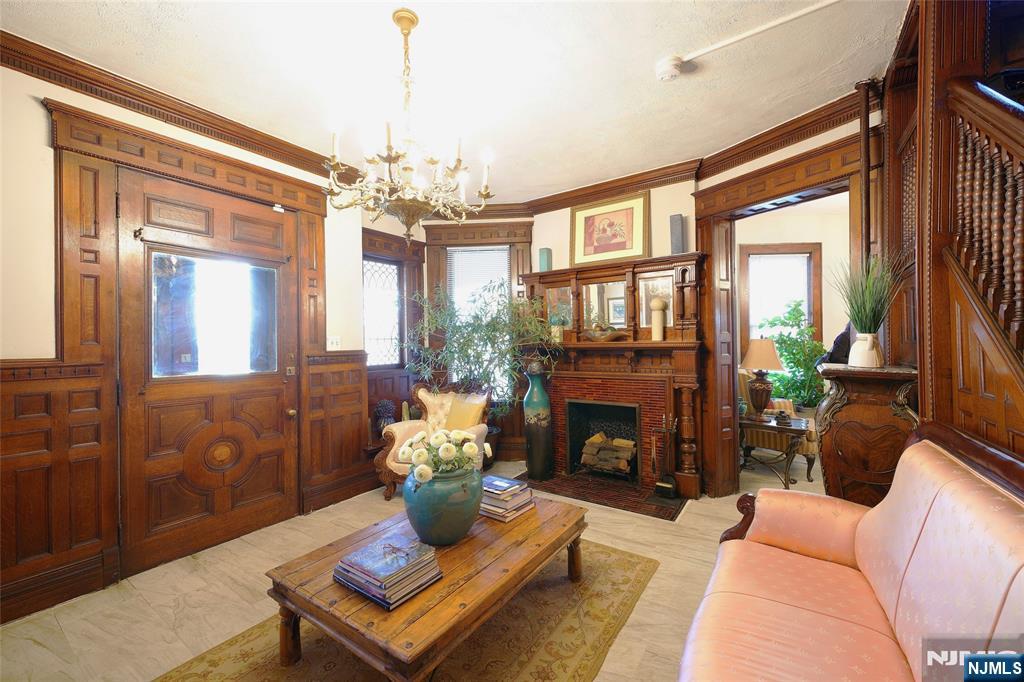 433 New England Terrace