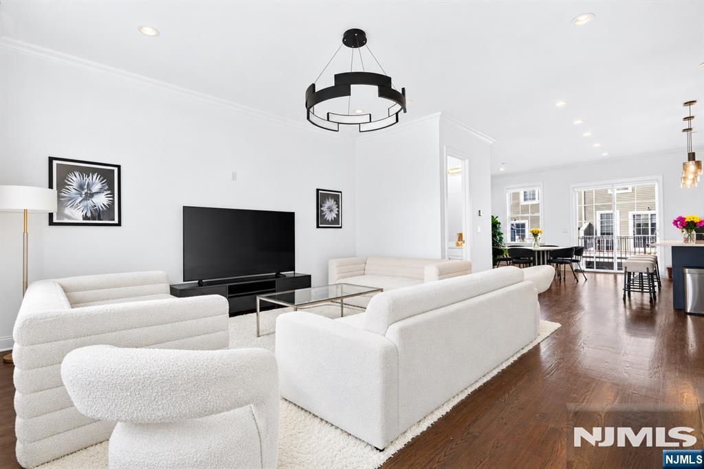 18 Parkside Lane