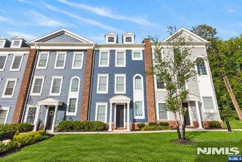 Photo of 18 Parkside Lane, Teaneck, NJ 07666 (MLS # 26036234)
