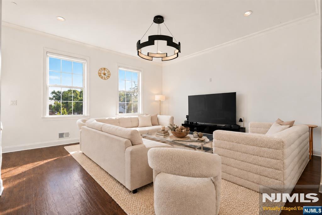 18 Parkside Lane