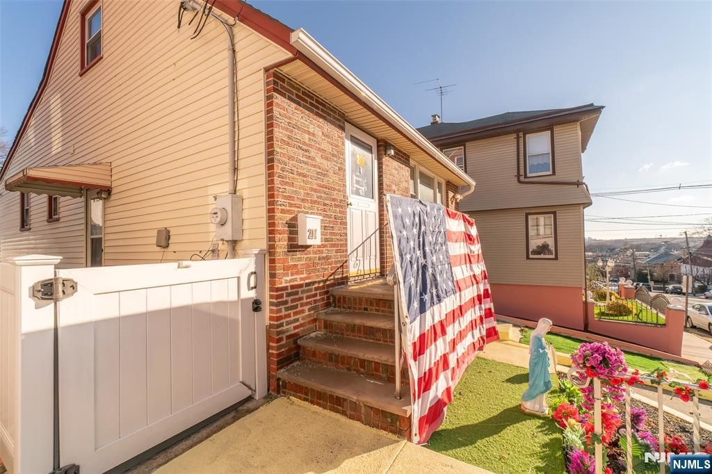 Photo of 211 Bergen Avenue, Kearny, NJ 07032 (MLS # 26001012)