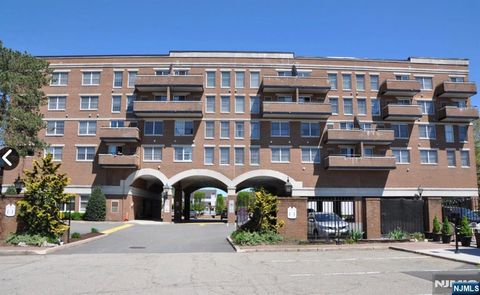 Photo of 12 Iron Forge Square #12, Pompton Lakes, NJ 07442 (MLS # 26004469)