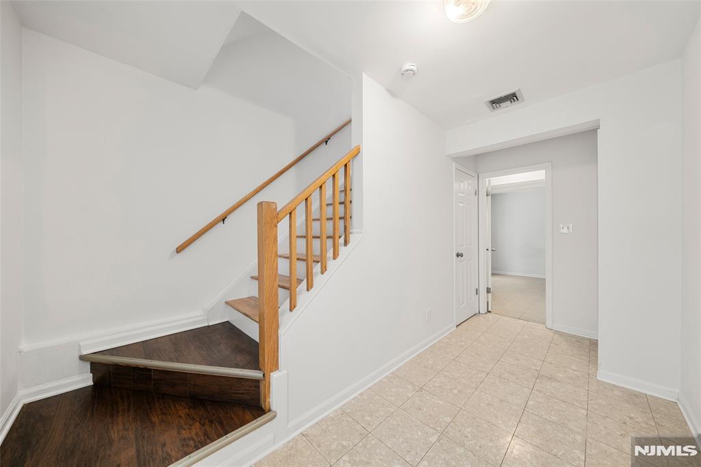 161 Roosevelt Place