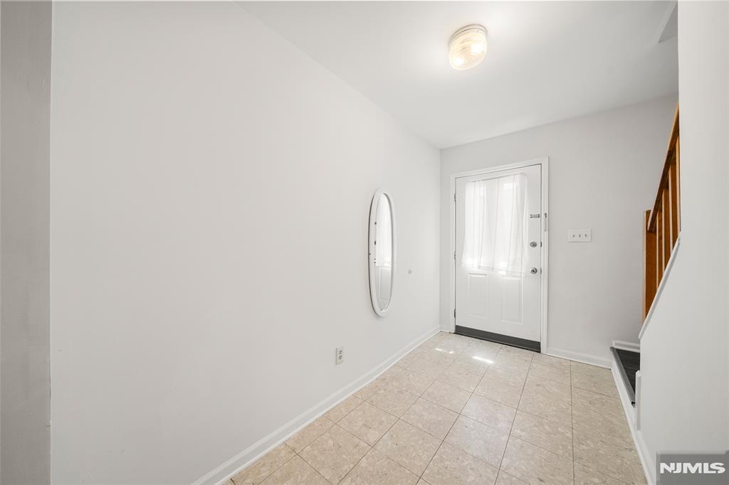 161 Roosevelt Place