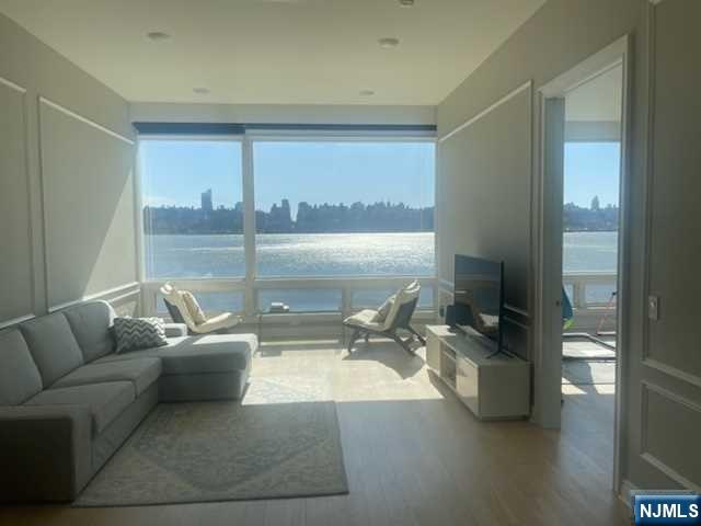 Rental Property at 9 Somerset Ln 319, Edgewater, New Jersey - Bedrooms: 2 
Bathrooms: 2 
Rooms: 5  - $5,500 MO.