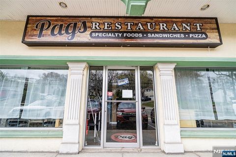 Photo of 581 High Mountain Road, North Haledon, NJ 07508 (MLS # 25017226)