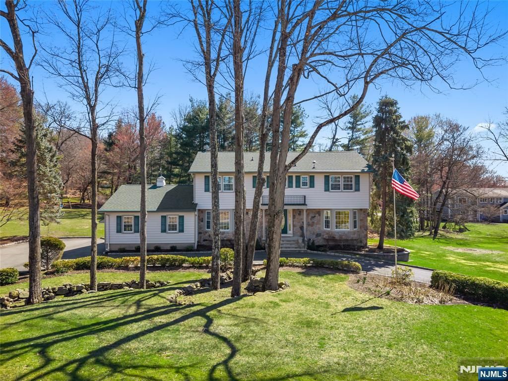 Photo of 368 Central Avenue, Caldwell, NJ 07006 (MLS # 26009907)