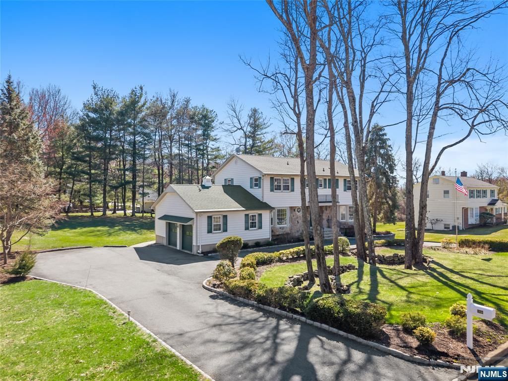 Photo of 368 Central Avenue, Caldwell, NJ 07006 (MLS # 26009907)