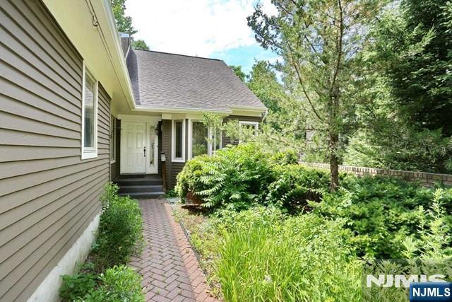255 Westervelt Lane