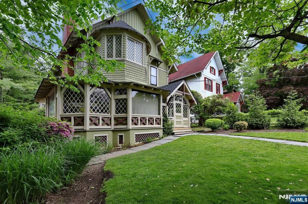 Photo of 101 E Palisade Avenue, Englewood, NJ 07631 (MLS # 25033042)