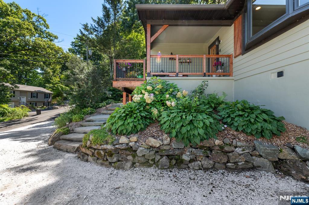 4 Glen Road