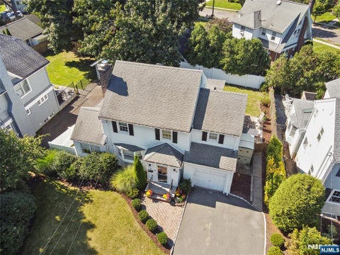 Photo of 14 Wayland Drive, Verona, NJ 07044 (MLS # 26035529)