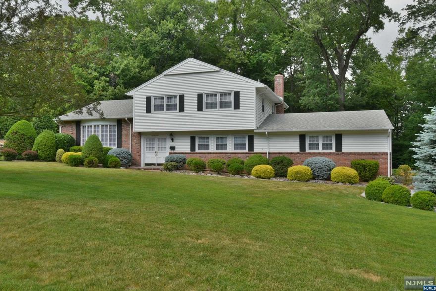 This is the neighborhood that everyone seeking Wyckoff wants.....HARTUNG ESTATES!!!! This beautifully maintained home is on gorgeous level property & is offered for the first time by original owners. It is located in an area of homes with much higher value. There are too many wonderful features to list, but here are just a few: FULL HOUSE GENERATOR, MUNICIPAL SEWER, FABULOUS PROFESSIONAL LANDSCAPING, NATURAL SUNLIGHT POURING IN EVERY ROOM, METICULOUSLY MAINTAINED, AWARD WINNING SCHOOLS, & WYCKOFF'S FABULOUS DOWNTOWN AND SPORTS FACILITIES. Don't miss the great shed in the rear of property! This one won't last! WORDS CAN'T DESCRIBE HOW MUCH POTENTIAL THERE IS....SEEING IS BELIEVING! Kitchen oven not working.