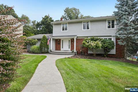 Photo of 26 Almroth Drive, Wayne, NJ 07470 (MLS # 26027021)