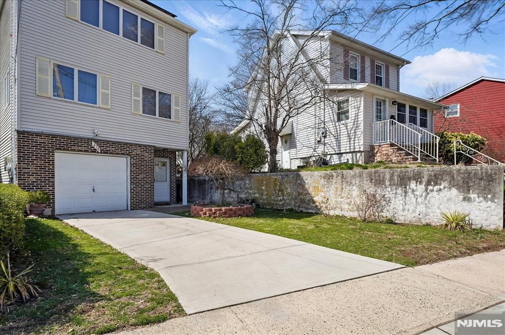 414 Broughton Avenue