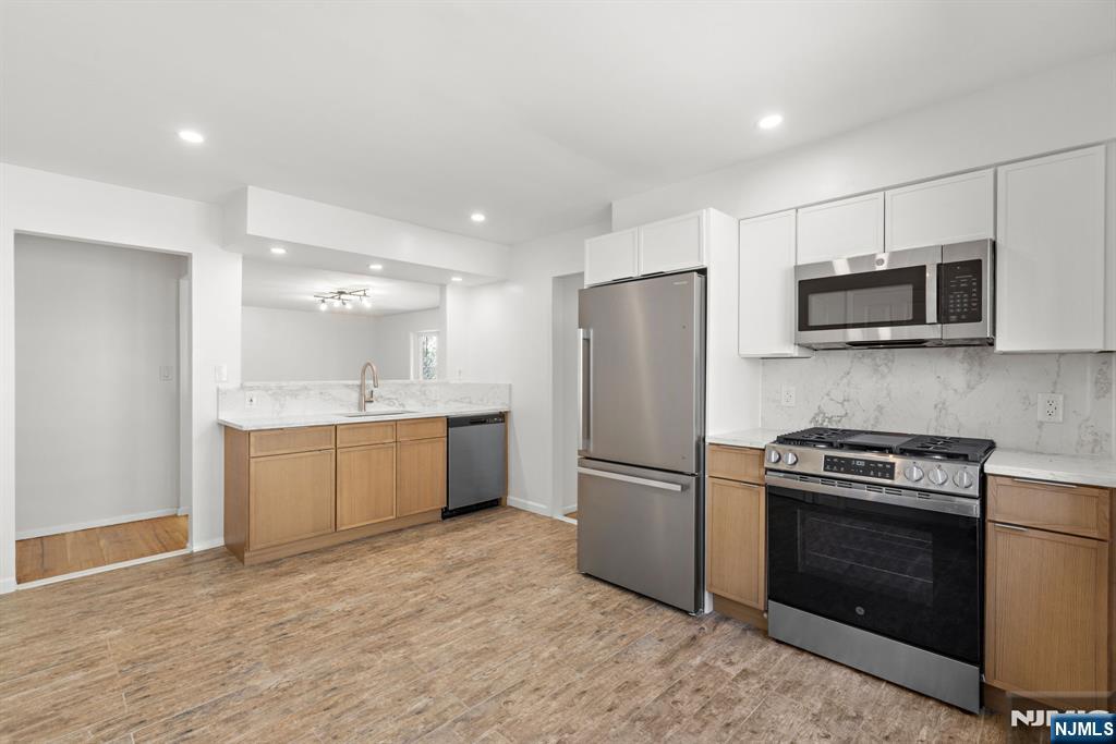 54 W Columbia Avenue
