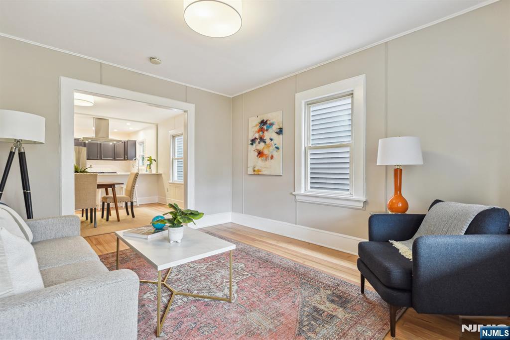 21 Central Avenue 1R