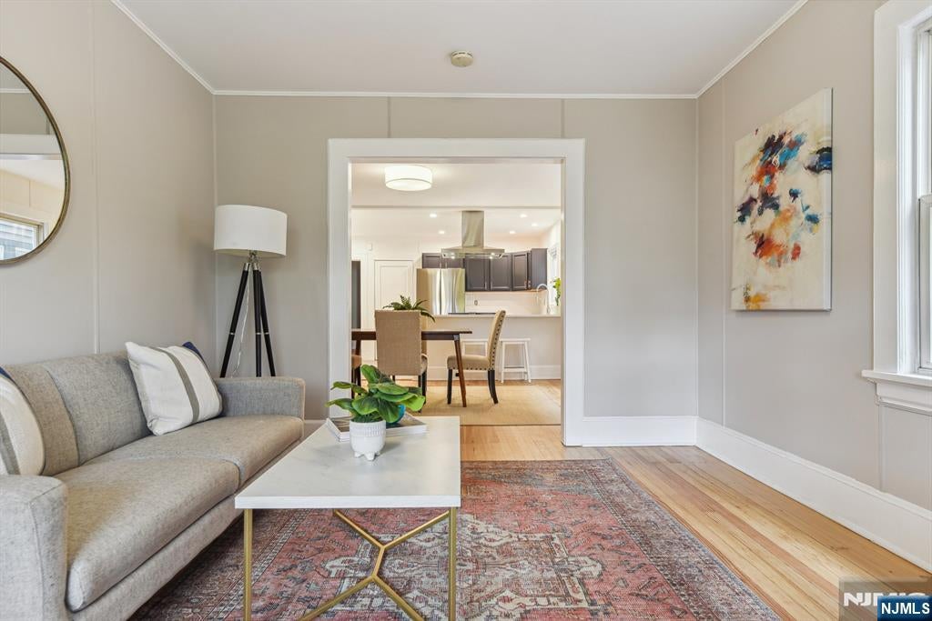 21 Central Avenue 1R