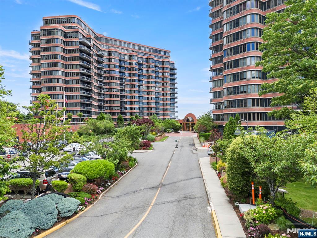 100 Carlyle Drive VILLA P- 6