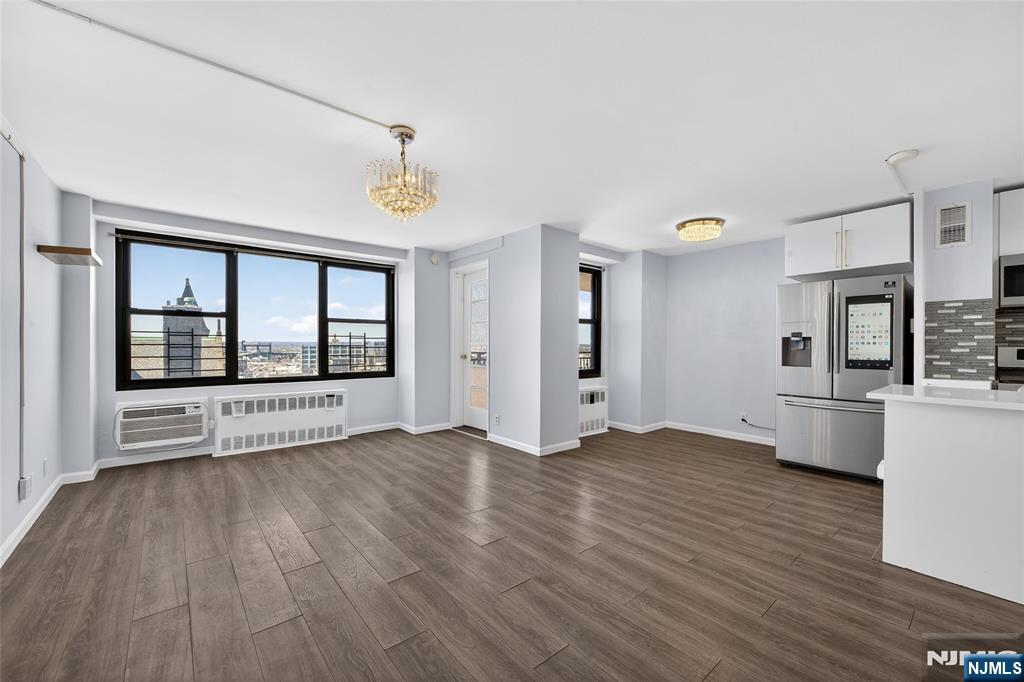 10 Huron Avenue 8J