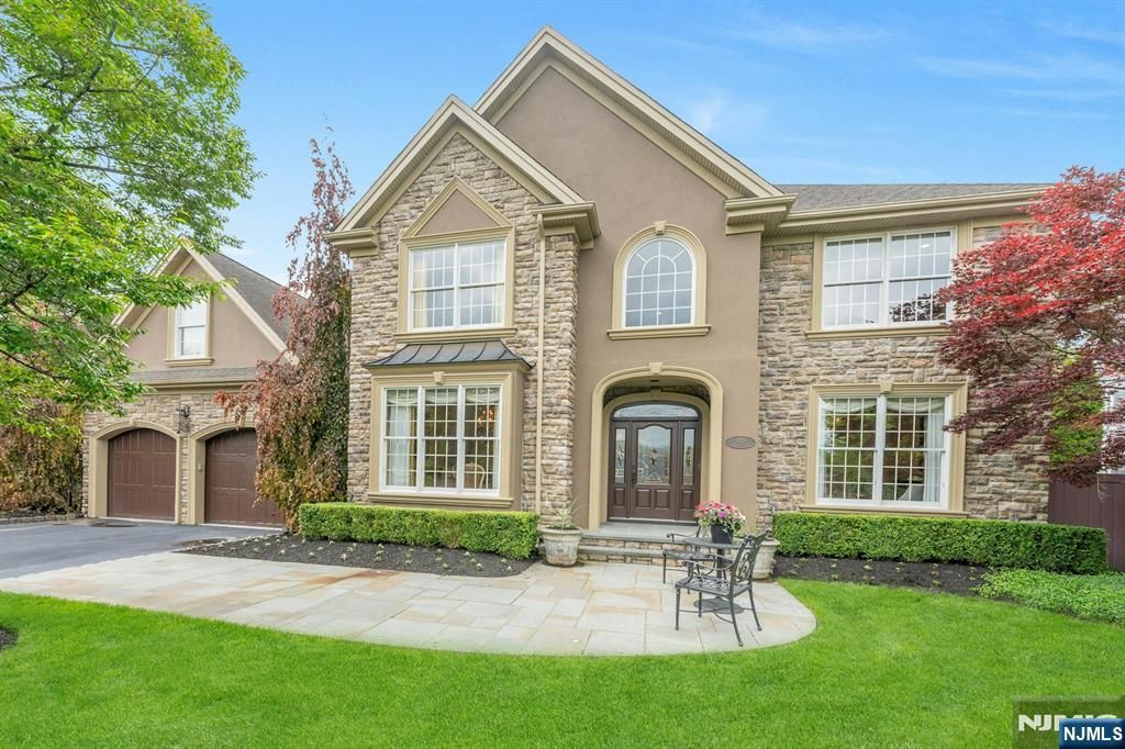 Photo of 303 Rockland Avenue, River Vale, NJ 07675 (MLS # 26016910)