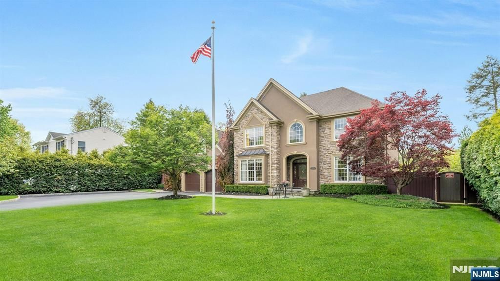 Photo of 303 Rockland Avenue, River Vale, NJ 07675 (MLS # 26016910)