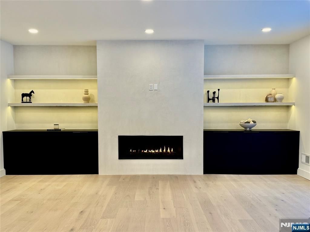 Photo of 80 2nd Street, Park Ridge, NJ 07656 (MLS # 26004071)