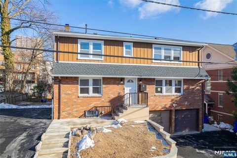 Photo of 13 Casta Ln #1, Edgewater, NJ 07020 (MLS # 26001536)