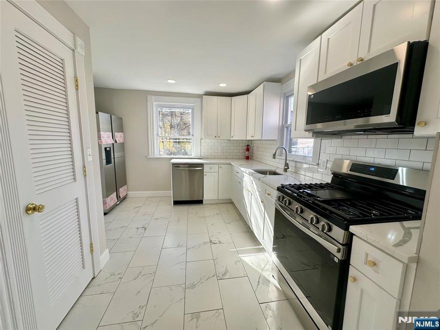 Welcome to downtown Living in the heart of Caldwell, NJ. Fully renovated, light filled 2nd floor apartment consisting of 2-bedroom plus 2 additional bonus rooms on the 2nd floor of the apartment, an oversized kitchen and in unit laundry. Located in the center of downtown Caldwell, right next to famous Caldwell Diner. Public transportation is available less than a 1 minute walk from your front door. Don't miss this opportunity to be the first person to live in this newly renovated apartment!