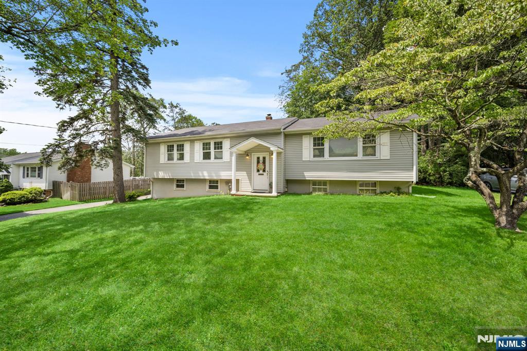 758 Koch Peak Avenue