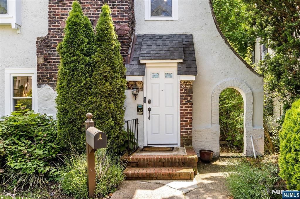 Photo of 5 Canterbury Drive, Montclair, NJ 07042 (MLS # 26006777)