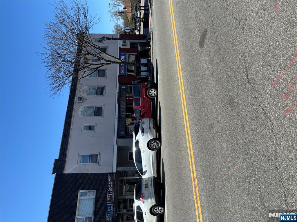 Rental Property at 7 Main St 2B, Glen Rock, New Jersey - Bedrooms: 5 
Bathrooms: 2 
Rooms: 9  - $4,000 MO.