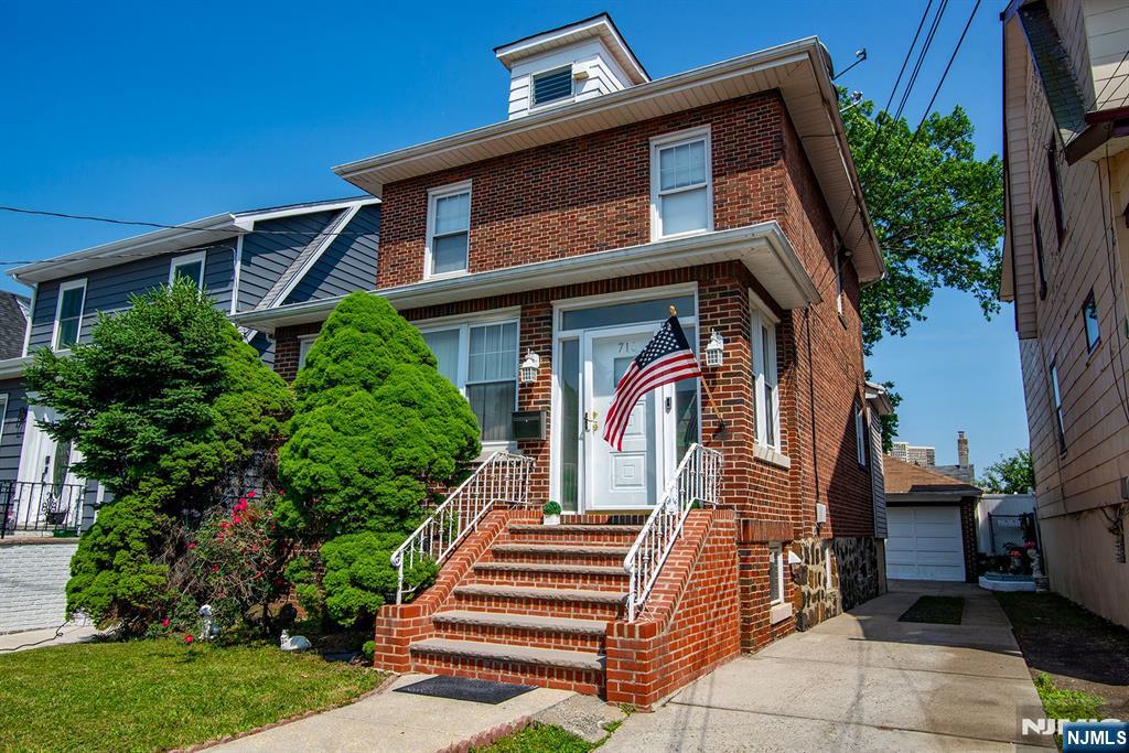 Property for Sale at 710 Hillside Avenue, Cliffside Park, New Jersey - Bedrooms: 3 
Bathrooms: 2 
Rooms: 7  - $749,900