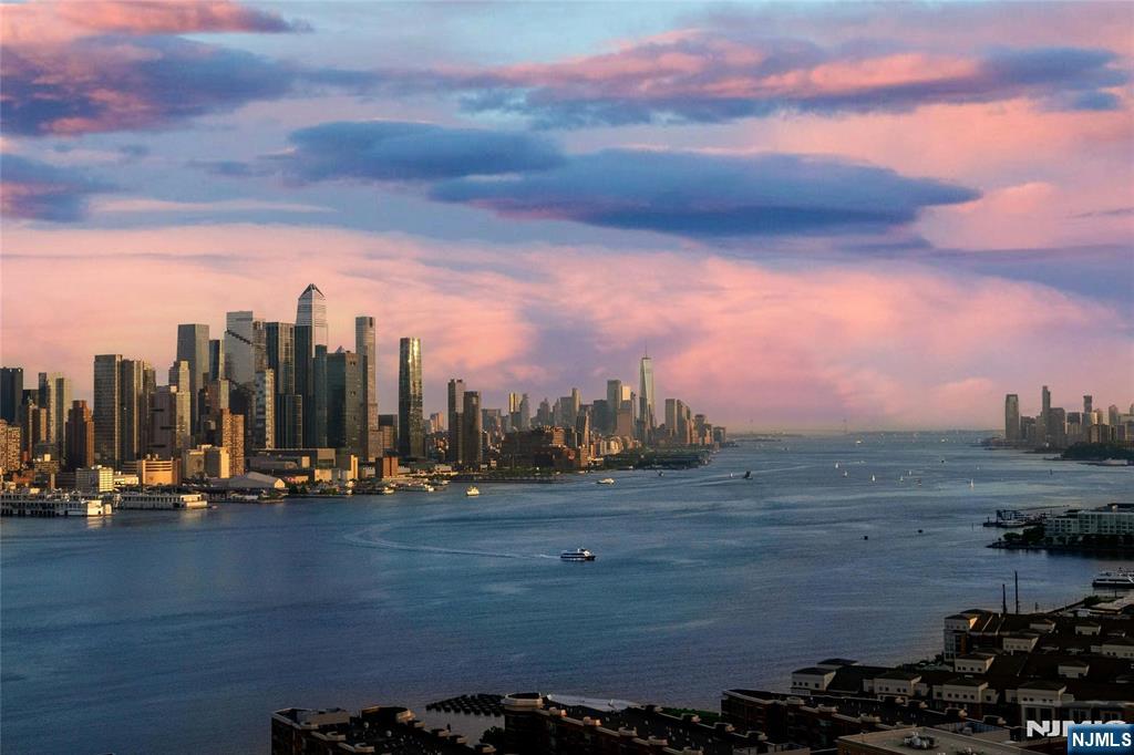 6040 Boulevard East Boulevard Mezz-GF