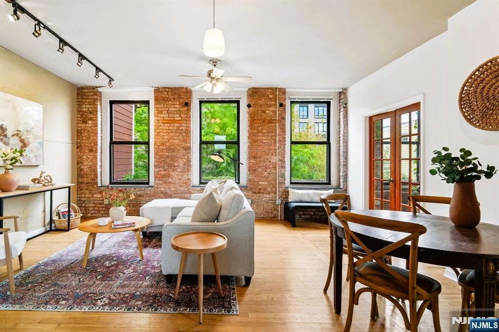 54-60 Mcwhorter Street 207