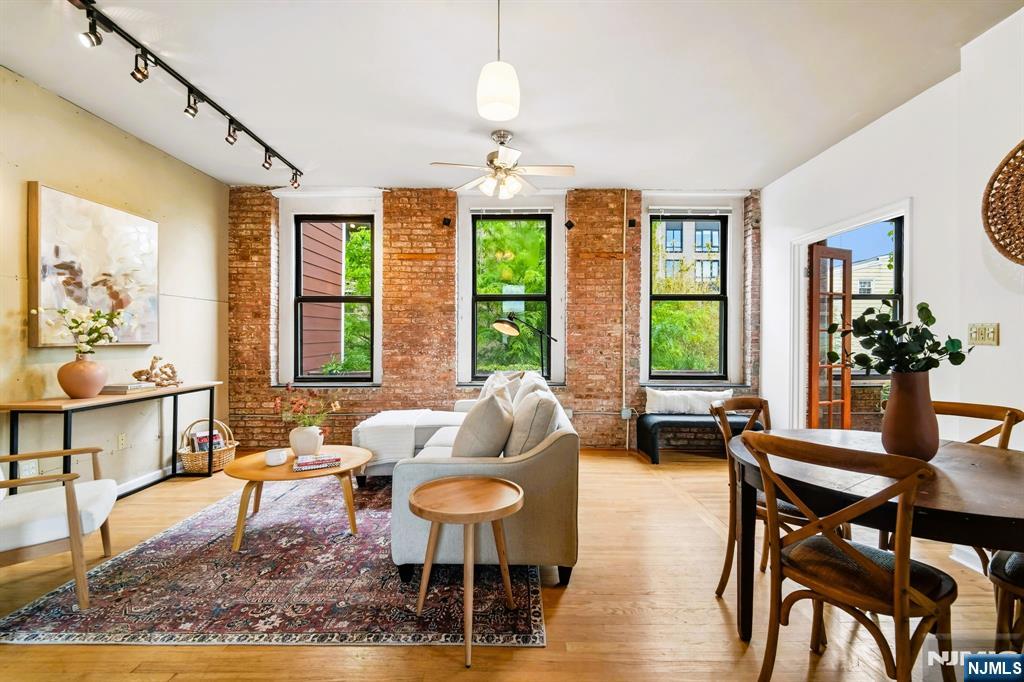 54-60 Mcwhorter Street 207