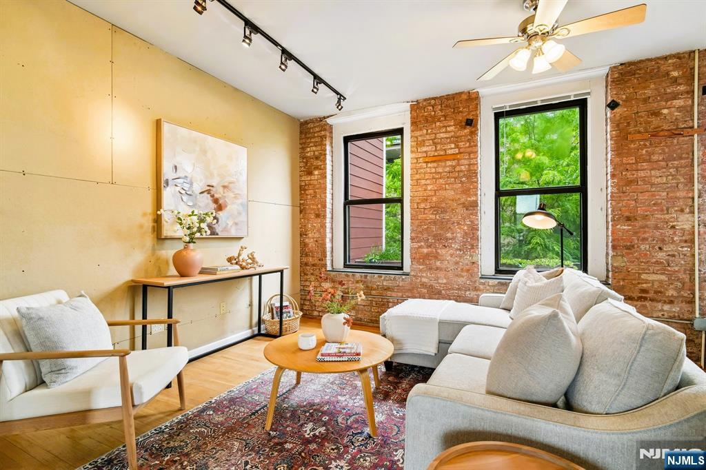 54-60 Mcwhorter Street 207