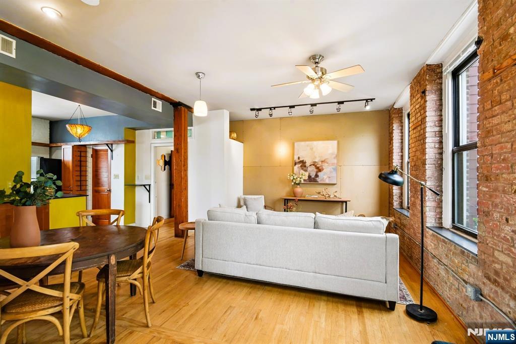 54-60 Mcwhorter Street 207